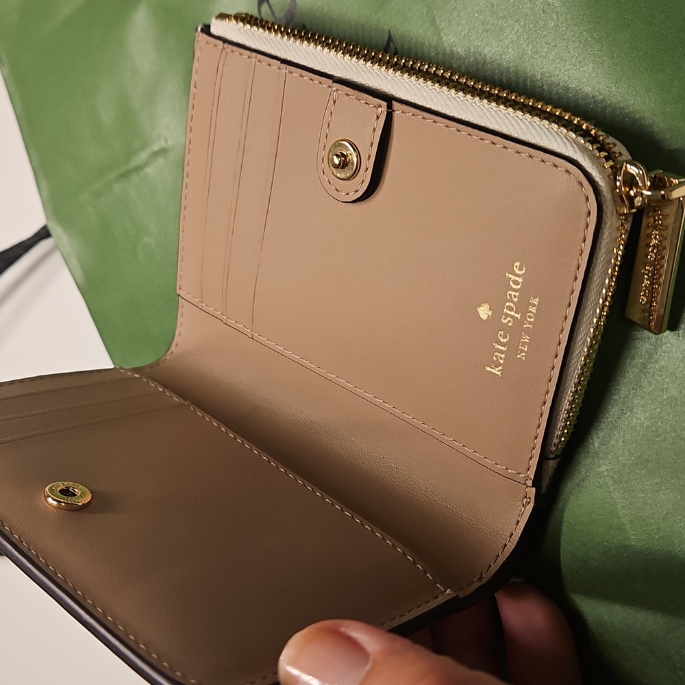 New Kate Spade Madison Saffiano leather         L-Zip Wallet With BAG
